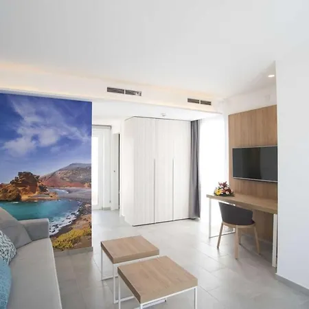 Single With Half Board, Wifi, Pool, Beach Playa Blanca