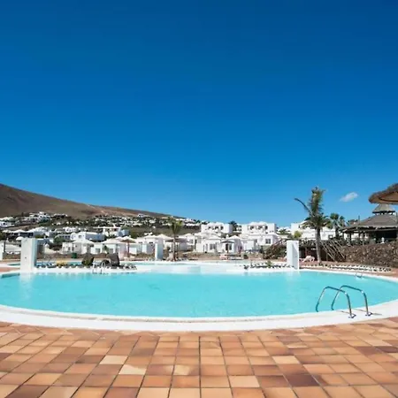 Single With Half Board, Wifi, Pool, Beach Апартаменты *