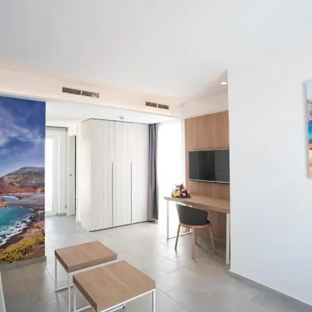 Appartement Single With Half Board, Wifi, Pool, Beach Playa Blanca (Lanzarote)